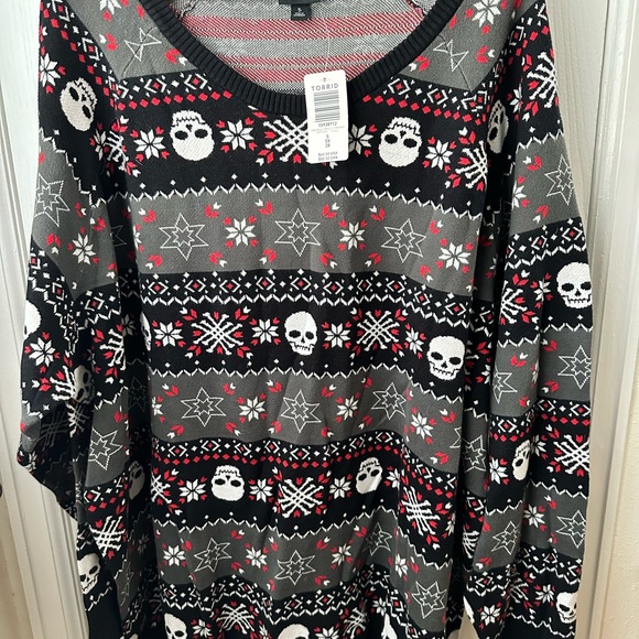 Torrid skull sweater NWT - Picture 2 of 3